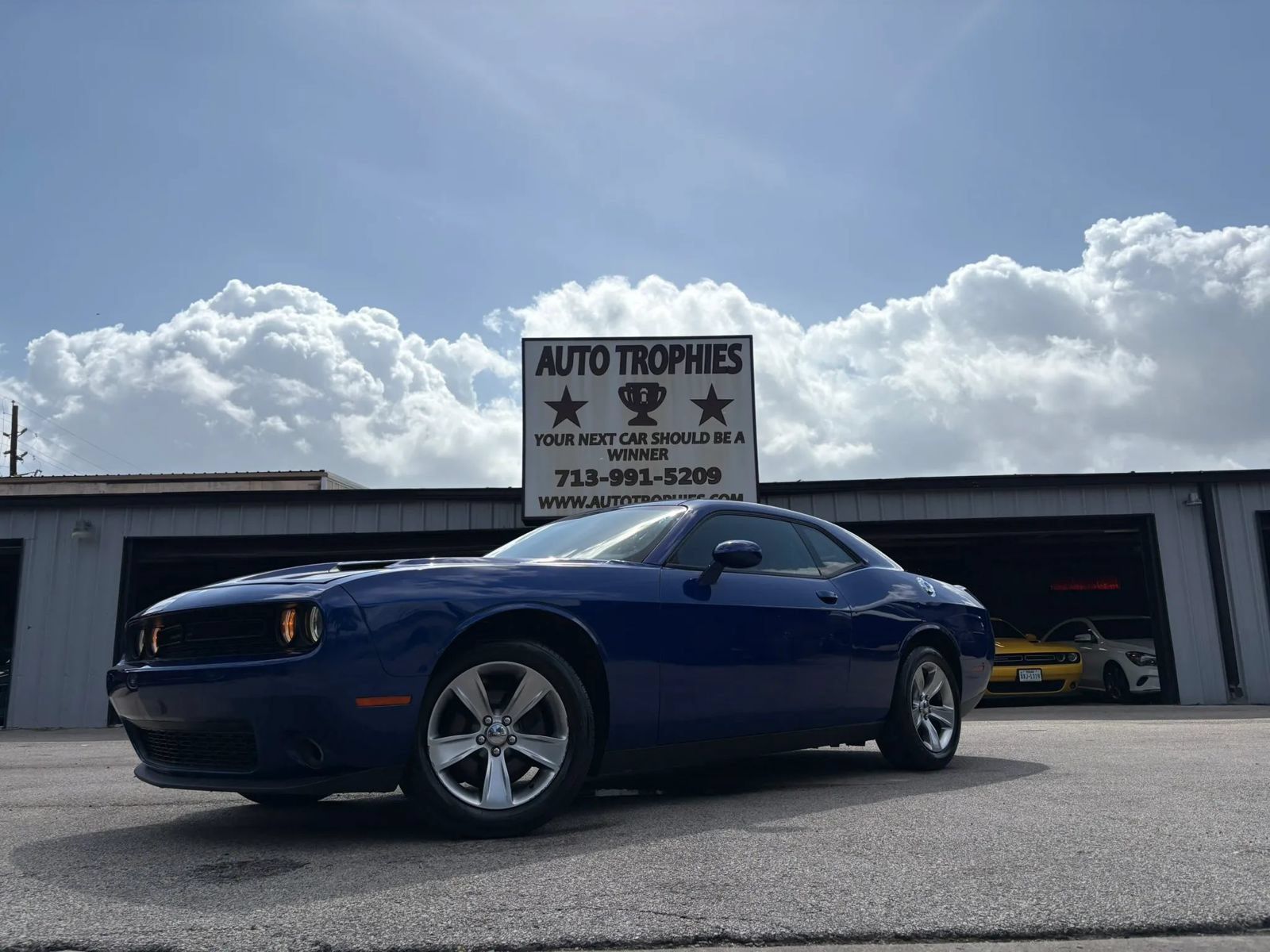 Used 2021 Dodge Challenger SXT RWD image 31