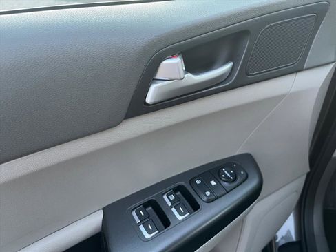 Used 2017 Kia Sportage LX image 12