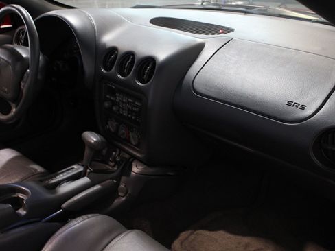 Used 1999 Pontiac Firebird Trans Am RWD image 9