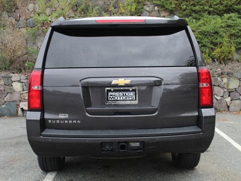 Used 2015 Chevrolet Suburban LT image 8
