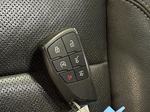 Used 2022 GMC Yukon SLT w/ SLT Premium Package image 30