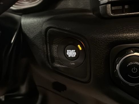 Used 2024 Jeep Wrangler Unlimited Sport AWD/4WD image 21