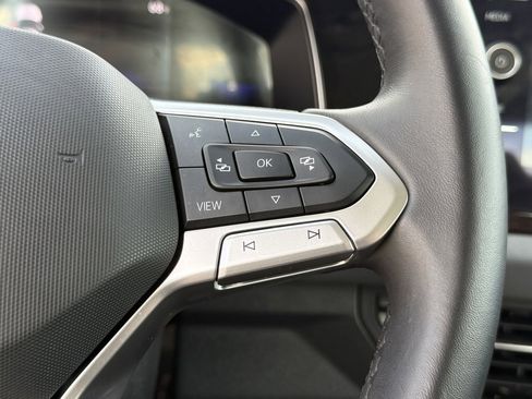 Used 2025 Volkswagen Jetta SE image 16