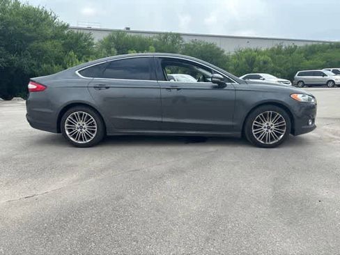 Used 2016 Ford Fusion SE w/ Equipment Group 202A FWD image 6