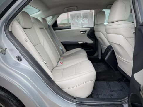 Used 2015 Toyota Avalon XLE FWD image 18