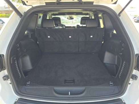 Used 2021 Jeep Grand Cherokee Limited AWD/4WD image 16
