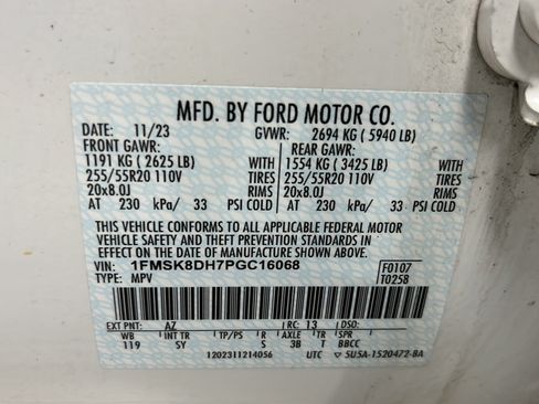 Used 2023 Ford Explorer XLT w/ Equipment Group 202A AWD/4WD image 30