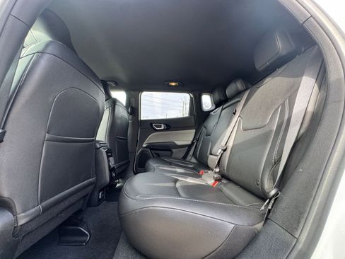 Used 2025 Jeep Compass Limited image 22