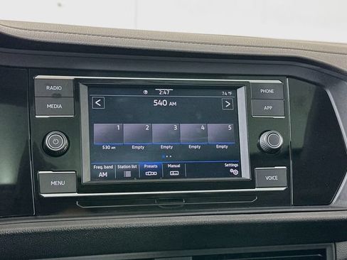 Certified 2023 Volkswagen Jetta SE w/ Panoramic Sunroof Package FWD image 13