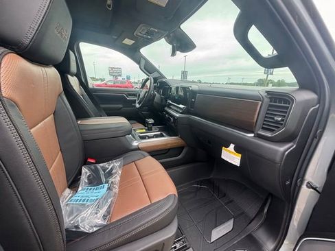 New 2026 Chevrolet Silverado 1500 High Country AWD/4WD image 16