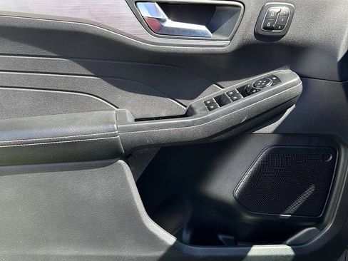 Used 2023 Ford Escape Platinum image 12