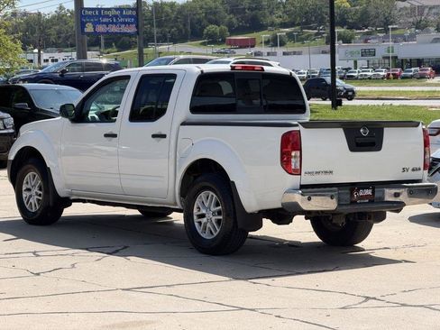 Used 2017 Nissan Frontier SV w/ SV Value Truck Package AWD/4WD image 5