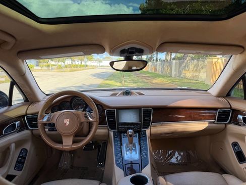 Used 2010 Porsche Panamera Turbo image 19