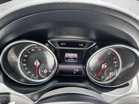 Used 2020 Mercedes-Benz GLA 250 4MATIC w/ Premium Package image 11