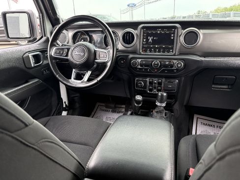 Used 2021 Jeep Wrangler Unlimited Sahara AWD/4WD image 25