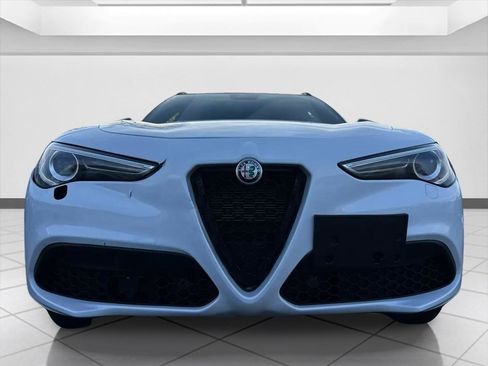 Used 2022 Alfa Romeo Stelvio Veloce image 6