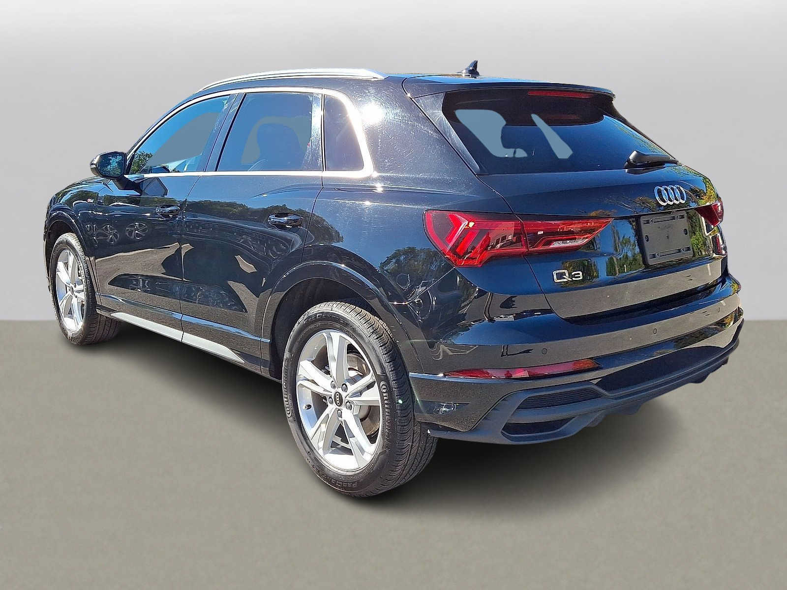 Used 2024 Audi Q3 2.0T Premium w/ Convenience Package AWD/4WD image 28