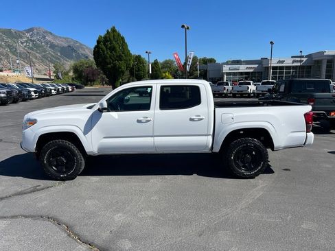 Used 2022 Toyota Tacoma SR AWD/4WD image 12