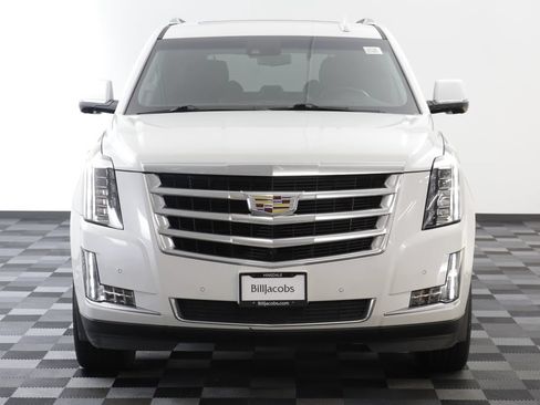 Used 2020 Cadillac Escalade Premium Luxury AWD/4WD image 26