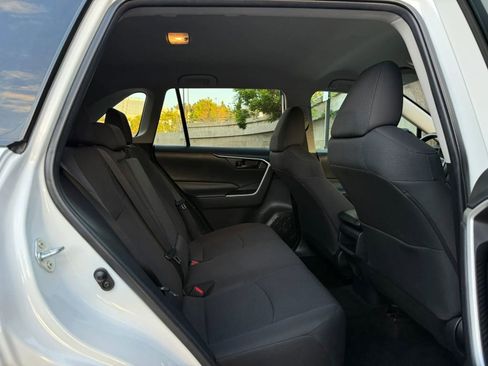 Used 2021 Toyota RAV4 LE image 43