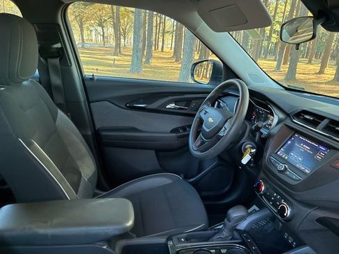 Used 2023 Chevrolet TrailBlazer LS image 23