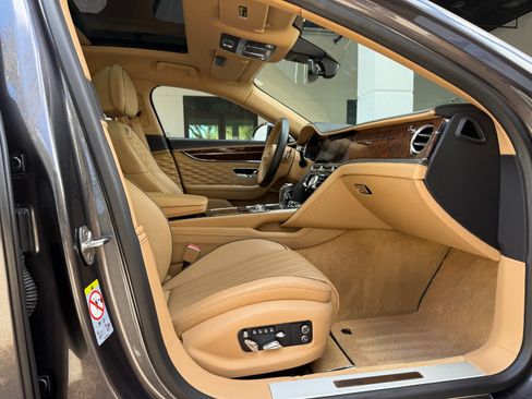 Used 2021 Bentley Flying Spur W12 AWD/4WD image 34