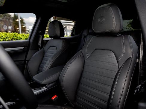 New 2025 Alfa Romeo Stelvio Sprint image 23