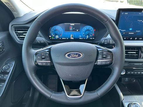 Used 2023 Ford Escape Platinum image 16