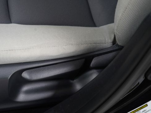 Used 2025 Toyota Corolla LE image 21