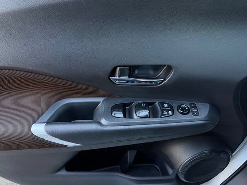 Used 2023 Nissan Kicks SR FWD image 19