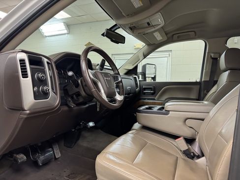 Used 2017 GMC Sierra 1500 SLT w/ Suspension Package, Off-Road image 14