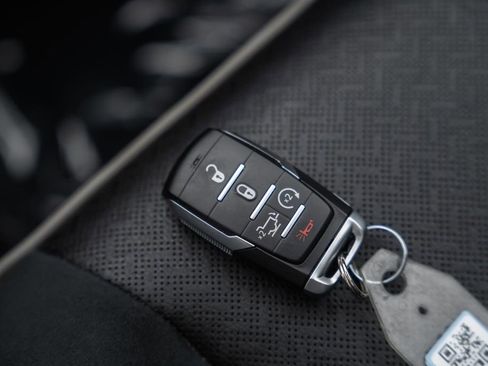 Used 2019 RAM 1500 Laramie image 57