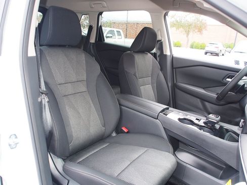 Used 2026 Nissan Rogue SV FWD image 11