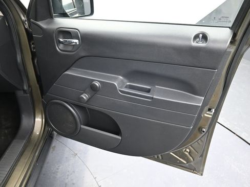 Used 2016 Jeep Patriot Sport image 18