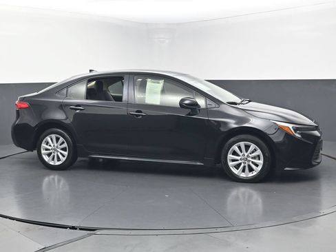 Used 2025 Toyota Corolla LE w/ LE Premium Package FWD image 50