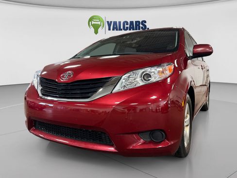 Used 2015 Toyota Sienna LE FWD image 9