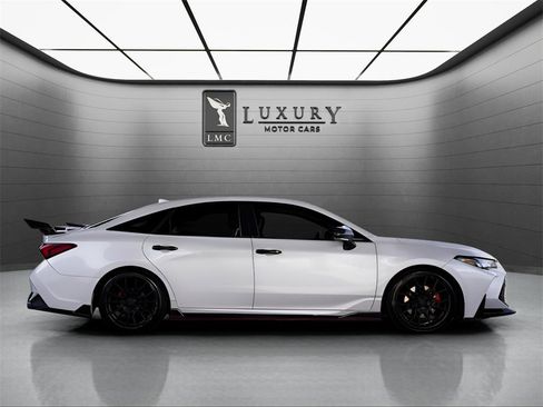 Used 2020 Toyota Avalon TRD image 3
