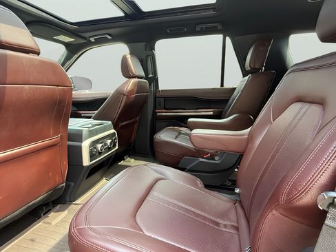 Used 2023 Ford Expedition Limited RWD image 13