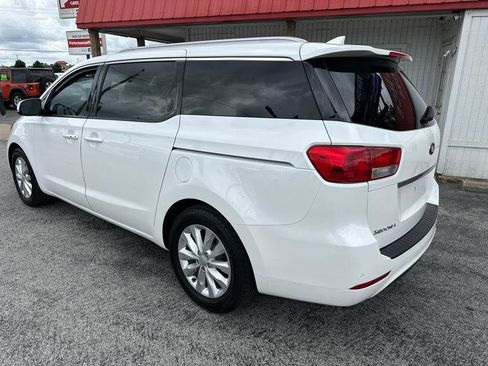 Used 2018 Kia Sedona EX FWD image 12