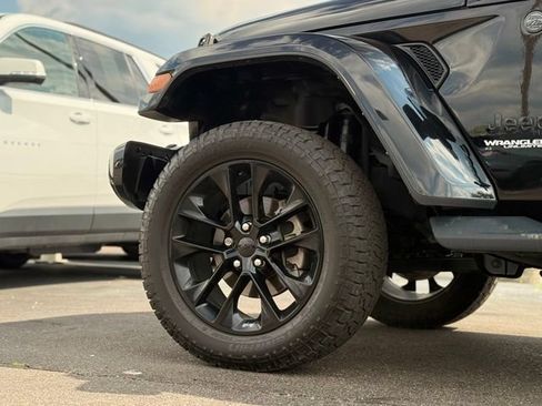 Used 2021 Jeep Wrangler Unlimited Sahara AWD/4WD image 37