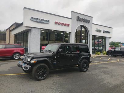 Used 2024 Jeep Wrangler Unlimited Sahara w/ Safety Group