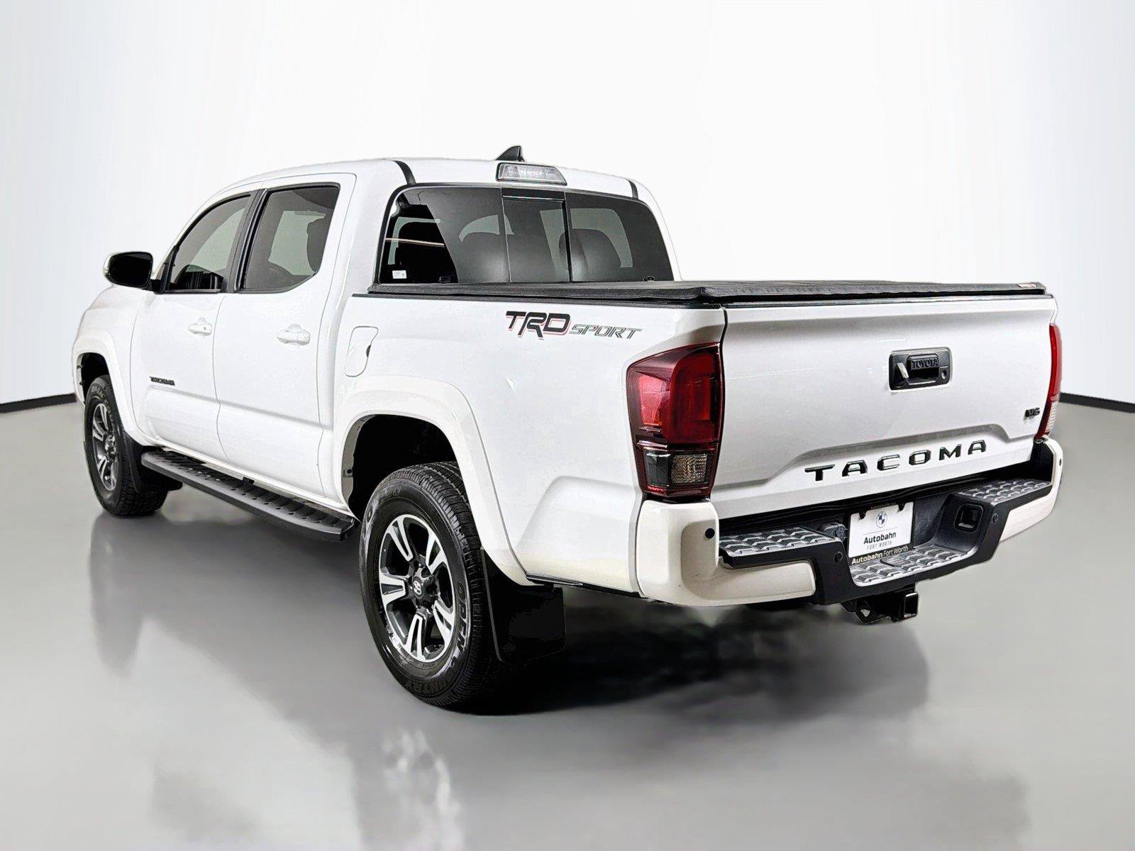 Used 2018 Toyota Tacoma TRD Sport w/ Technology Package RWD image 7