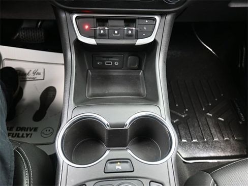 Used 2022 GMC Terrain SLT w/ Infotainment Package II image 11