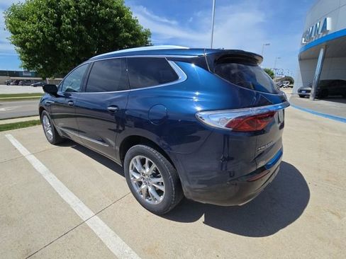 Used 2024 Buick Enclave Premium AWD/4WD image 4