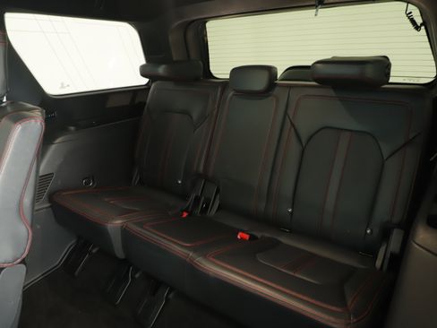 Used 2022 Ford Expedition Limited image 14