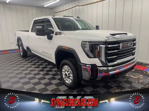 Used 2024 GMC Sierra 2500 SLE w/ SLE Convenience Package image 1