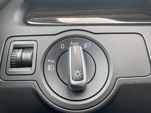 Used 2015 Volkswagen CC Executive image 36