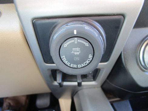 Used 2017 Ford F150 Lariat w/ Equipment Group 502A Luxury AWD/4WD image 18