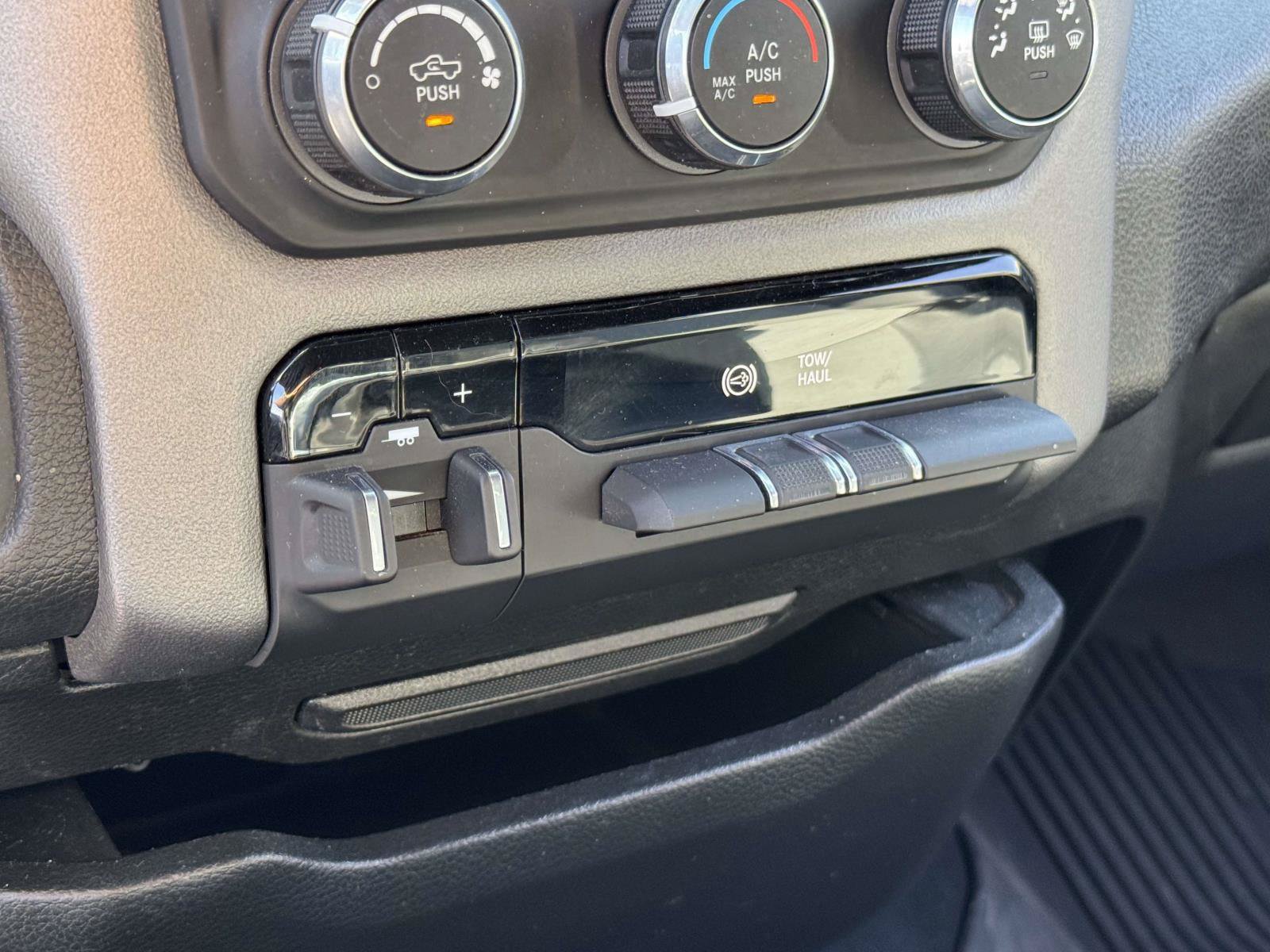 Used 2022 RAM 2500 Big Horn AWD/4WD image 6