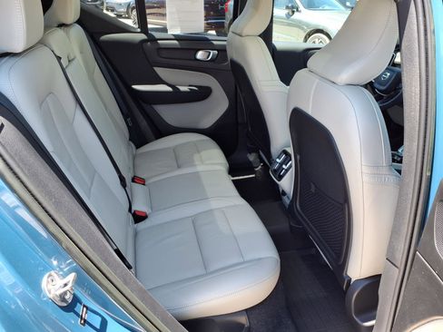 Certified 2023 Volvo XC40 B5 Ultimate w/ Protection Package Premier AWD/4WD image 15